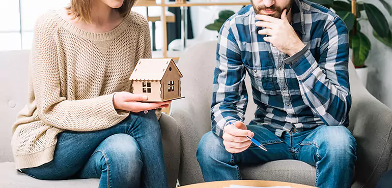 Why Sell Your House During Divorce in Bettendorf, IA?
