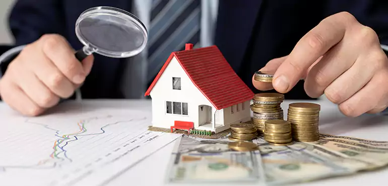 Home Needing Updates in Any Conditions for Cash in Le Mars, IA